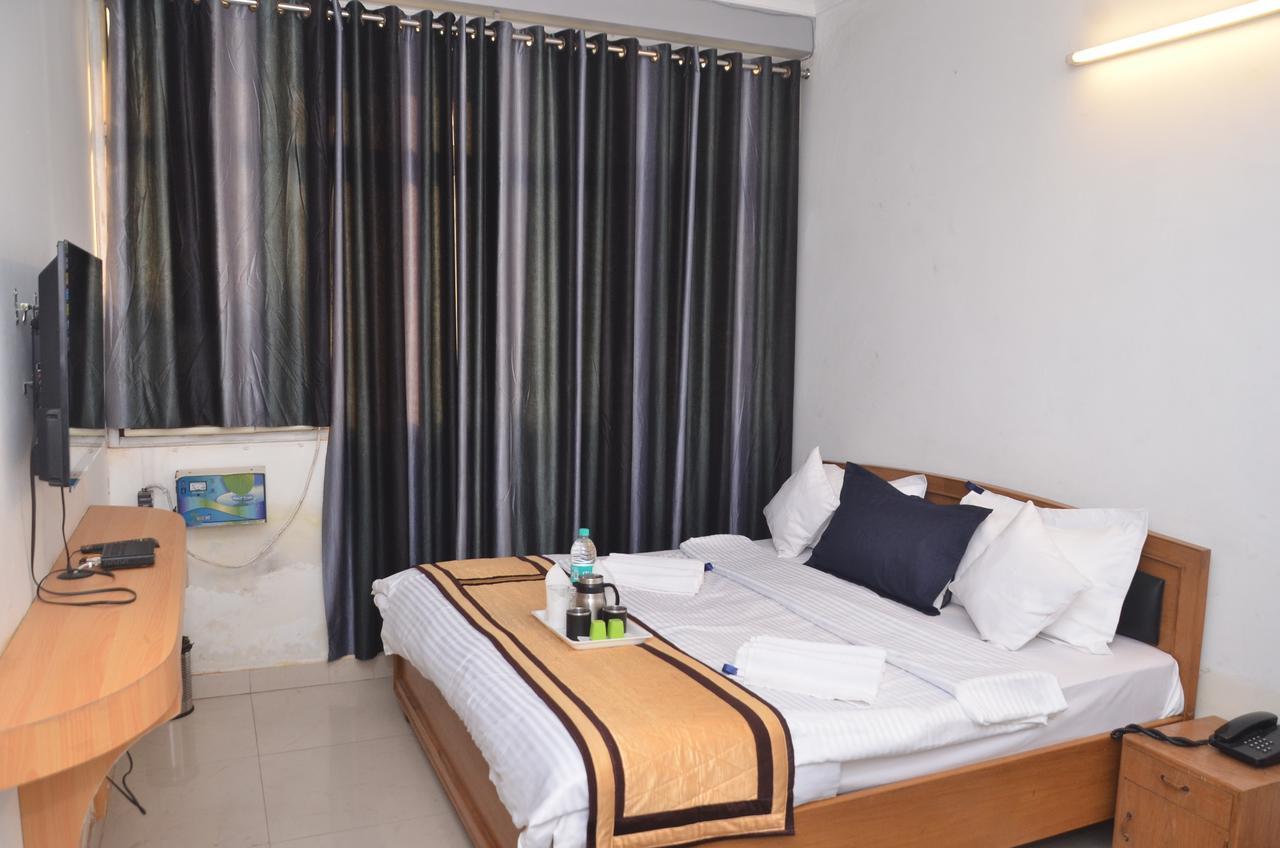 Oyo 8076 Hotel Europe Plaza Лакхнау Экстерьер фото